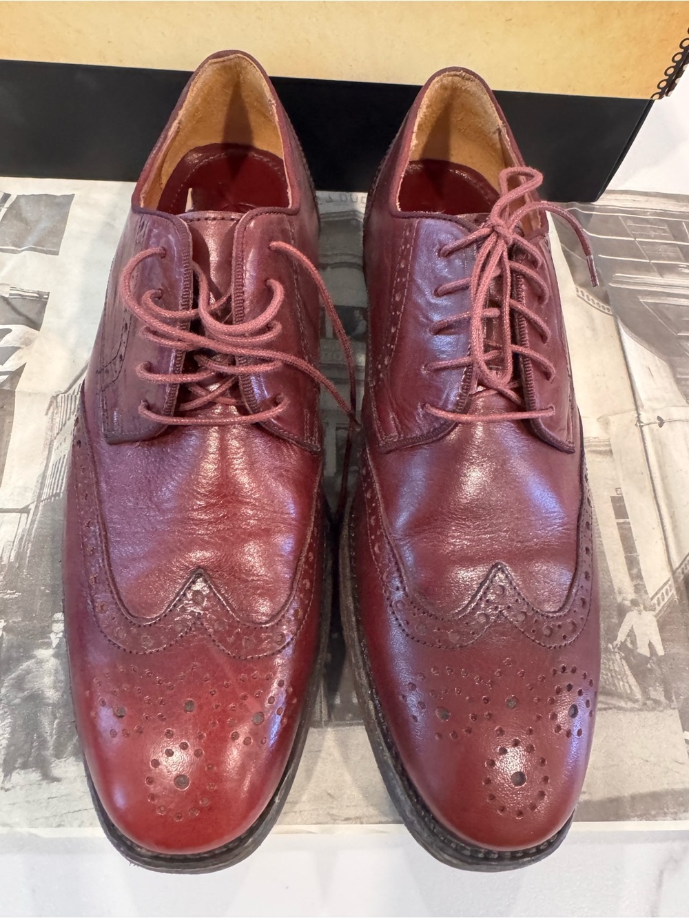 Johnston & Murphy Wingtips dress shoes